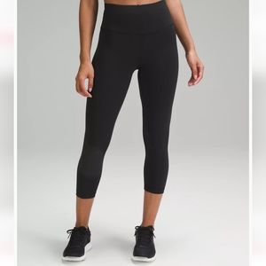 Lululemon Wunder Under Black High Rise Crop, Size 6
